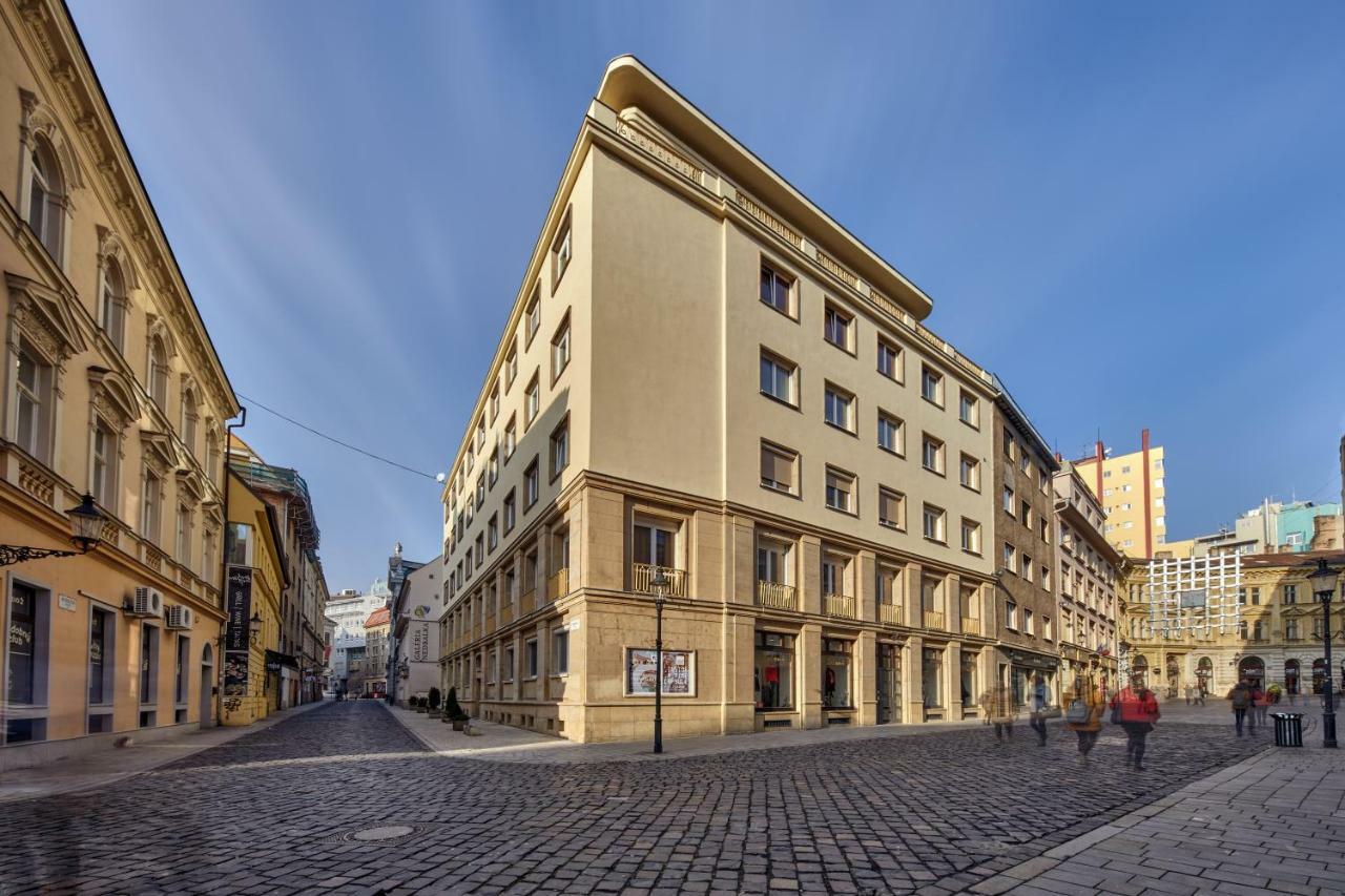 Pikachu'S Gallery - Historical Old Town Bratislava Buitenkant foto