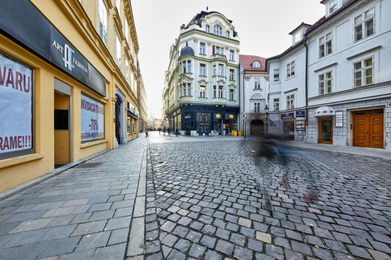 Pikachu'S Gallery - Historical Old Town Bratislava Buitenkant foto